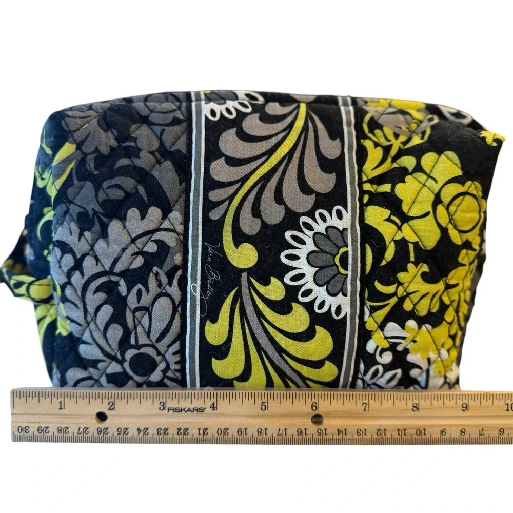 VERA BRADLEY Zip Cosmetic Travel Case Baroque Pattern Retired Quilted Makeup Bag